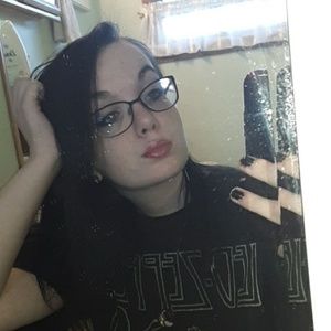 Meet your Posher, Hailey